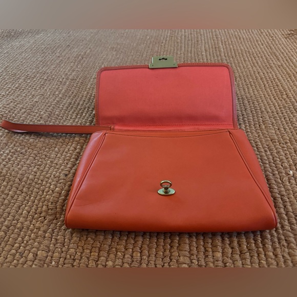 Fossil leather wristlet orange/red leopard print - Picture 4 of 9